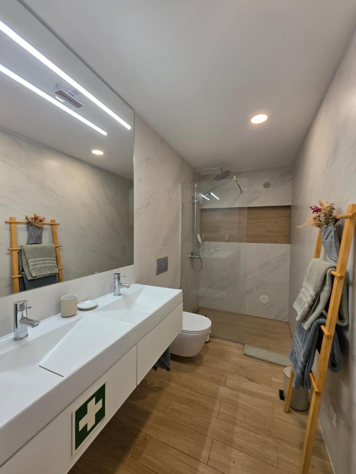 Home At Azores - Oasis House Sao Roque  Ngoại thất bức ảnh